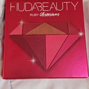 Huda Beauty Ruby Obsessions